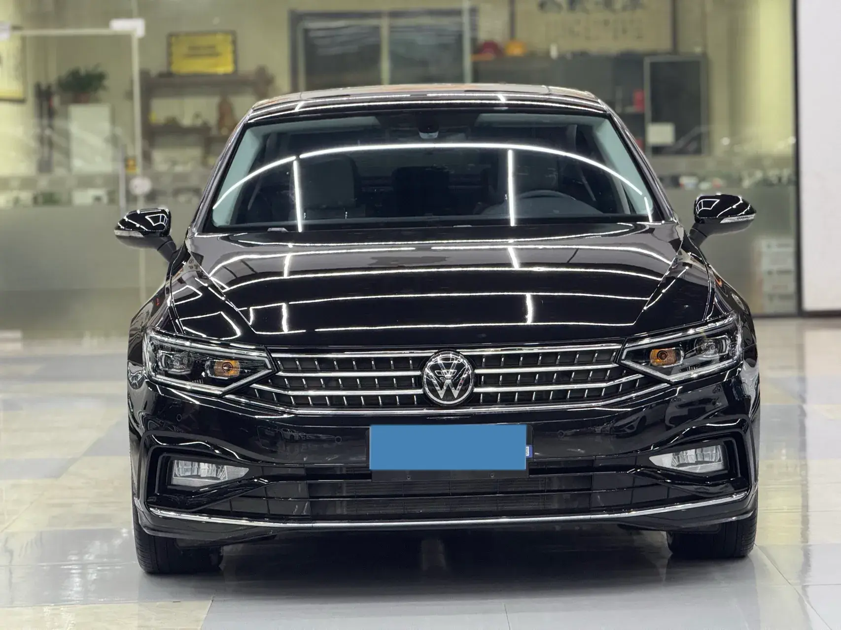 2023 VOLKSWAGEN MAGOTAN thumbnail 2