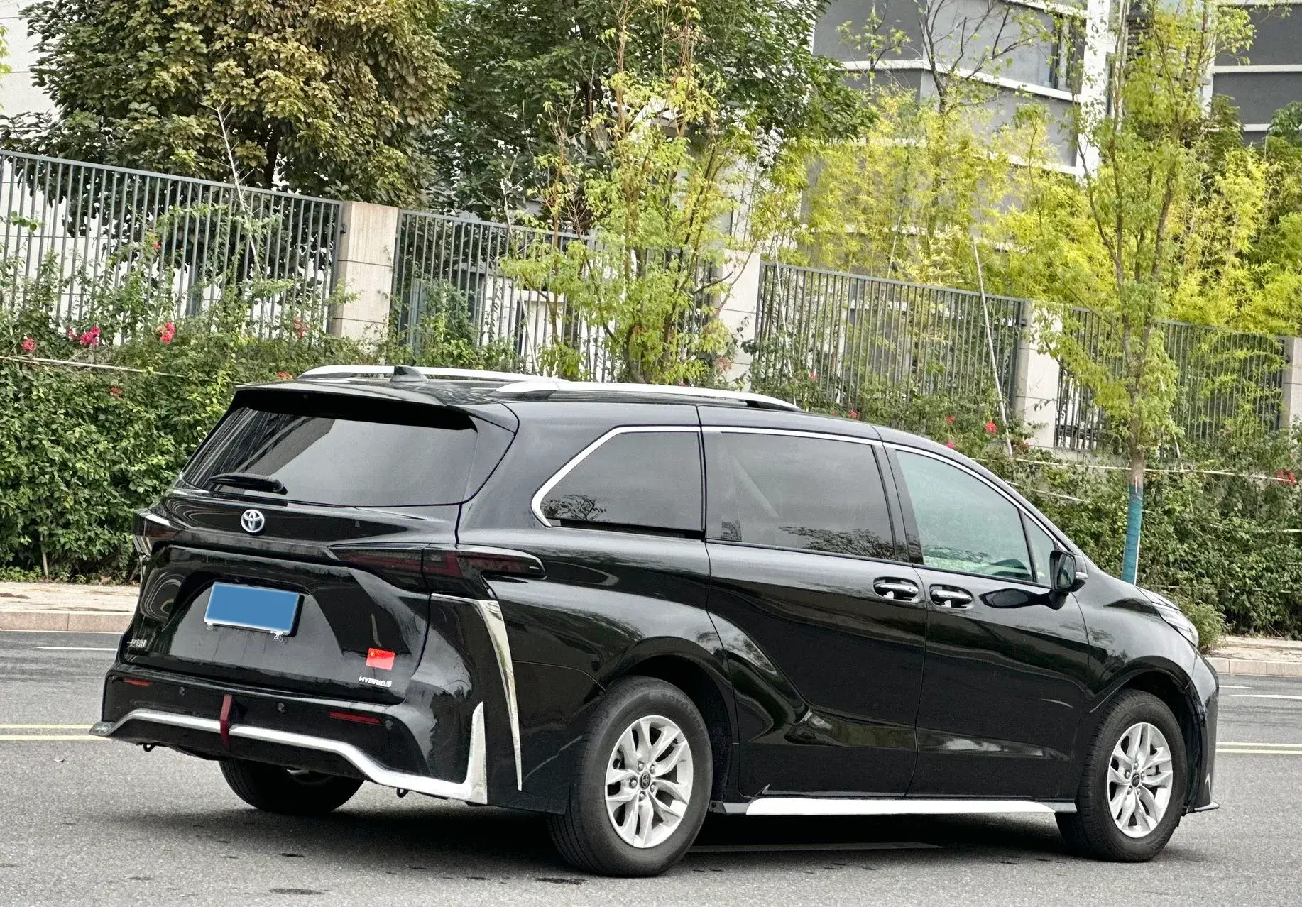 2023 TOYOTA GRANVIA thumbnail 4