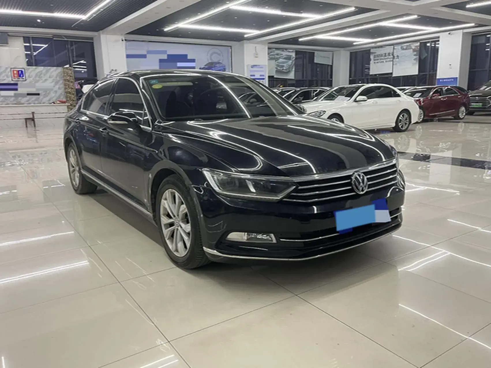 2019 VOLKSWAGEN MAGOTAN thumbnail 3