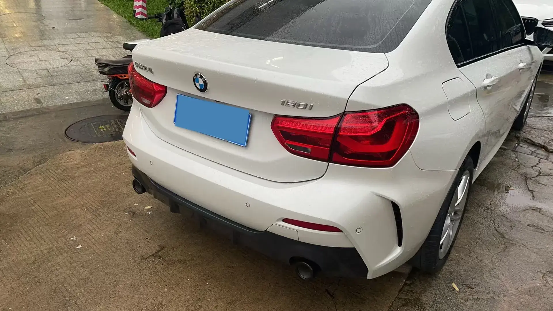 2022 BMW 1 thumbnail 2