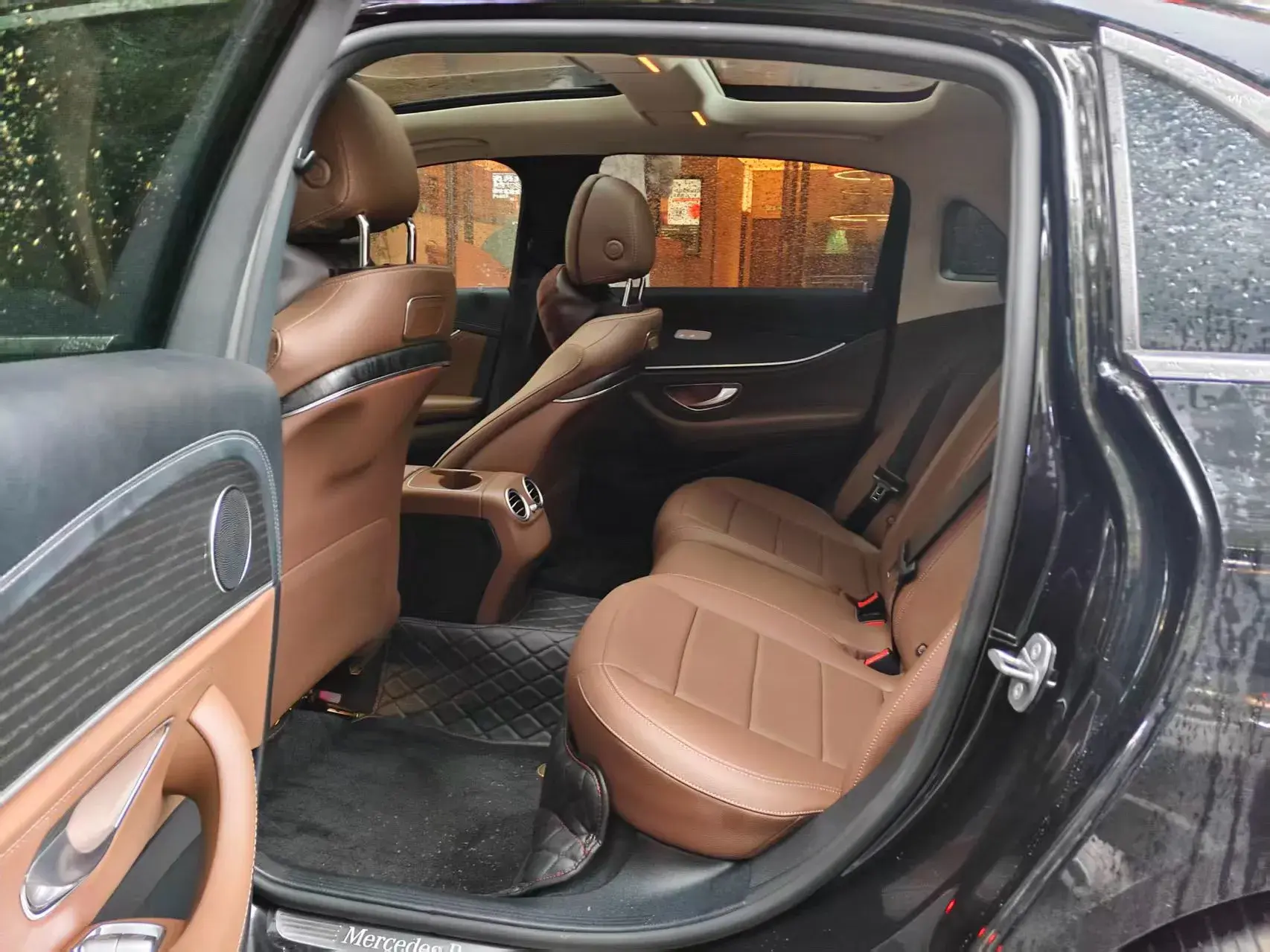 2020 MERCEDES-BENZ E thumbnail 3