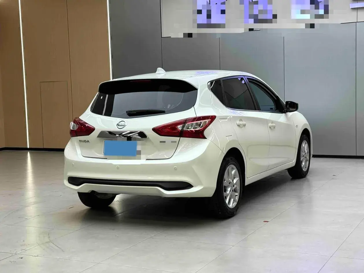 2024 NISSAN TIIDA thumbnail 3