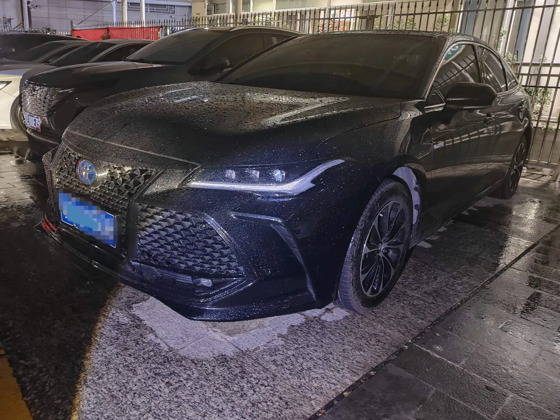 2022 TOYOTA AVALON view 1