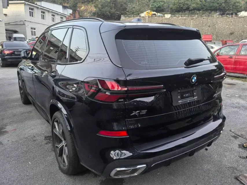 2023 BMW X5 thumbnail 3
