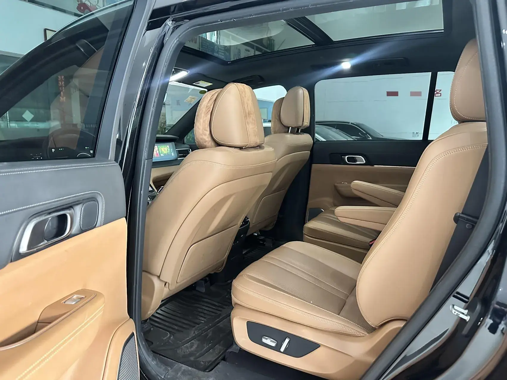 2020 LI ONE thumbnail 3