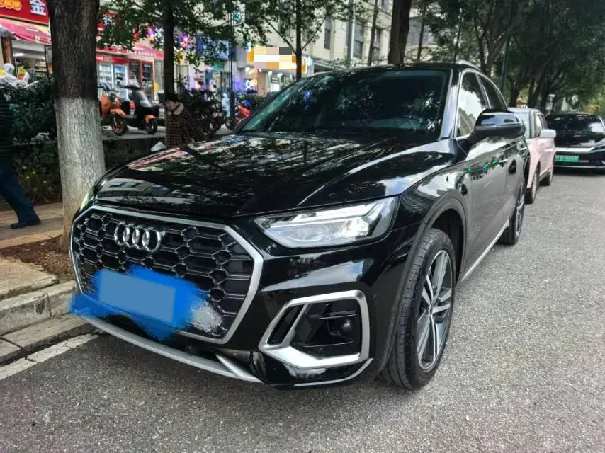2021 AUDI Q5L view 1