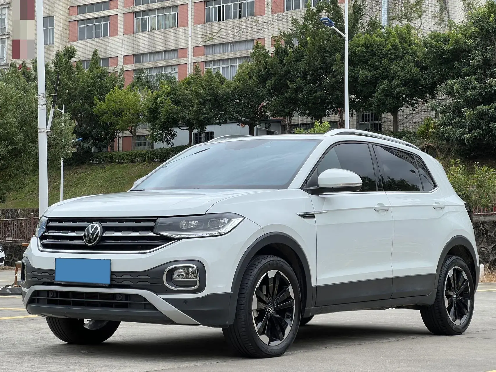 2021 VOLKSWAGEN TACQUA view 1