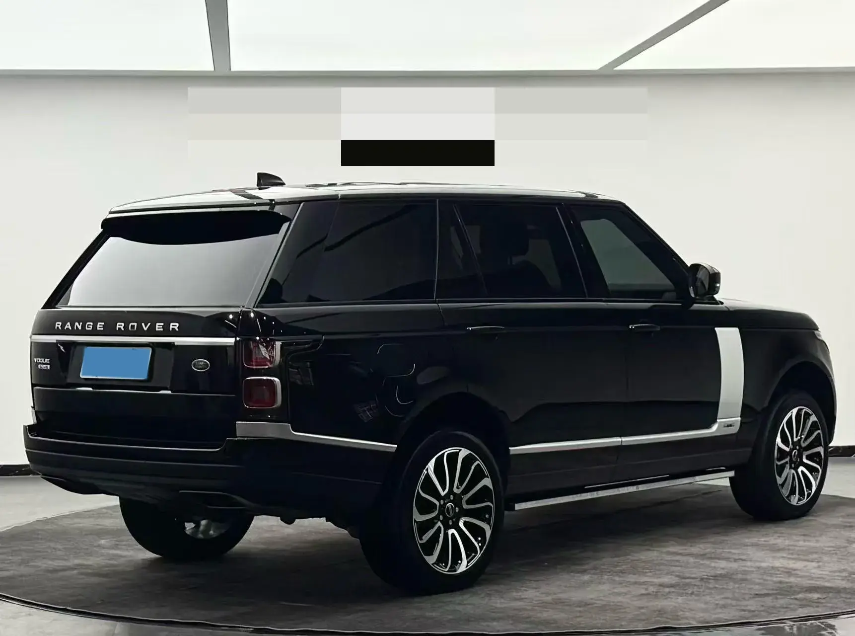 2019 LAND ROVER thumbnail 3