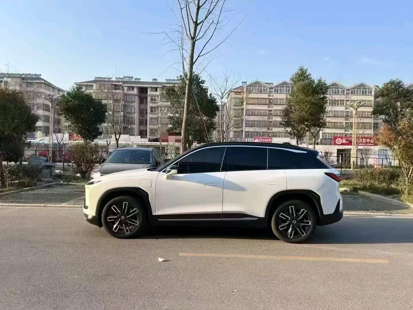 2022 NIO ES7 thumbnail 3