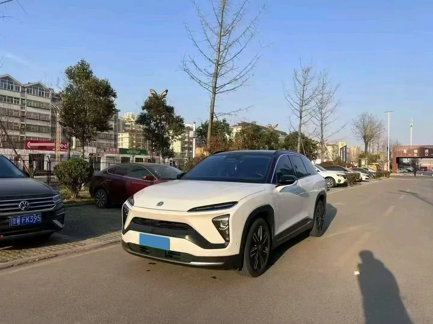 2022 NIO ES7 view 1