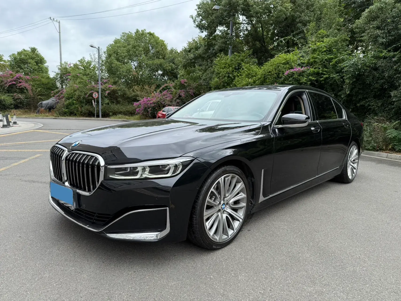 2021 BMW 7 view 1