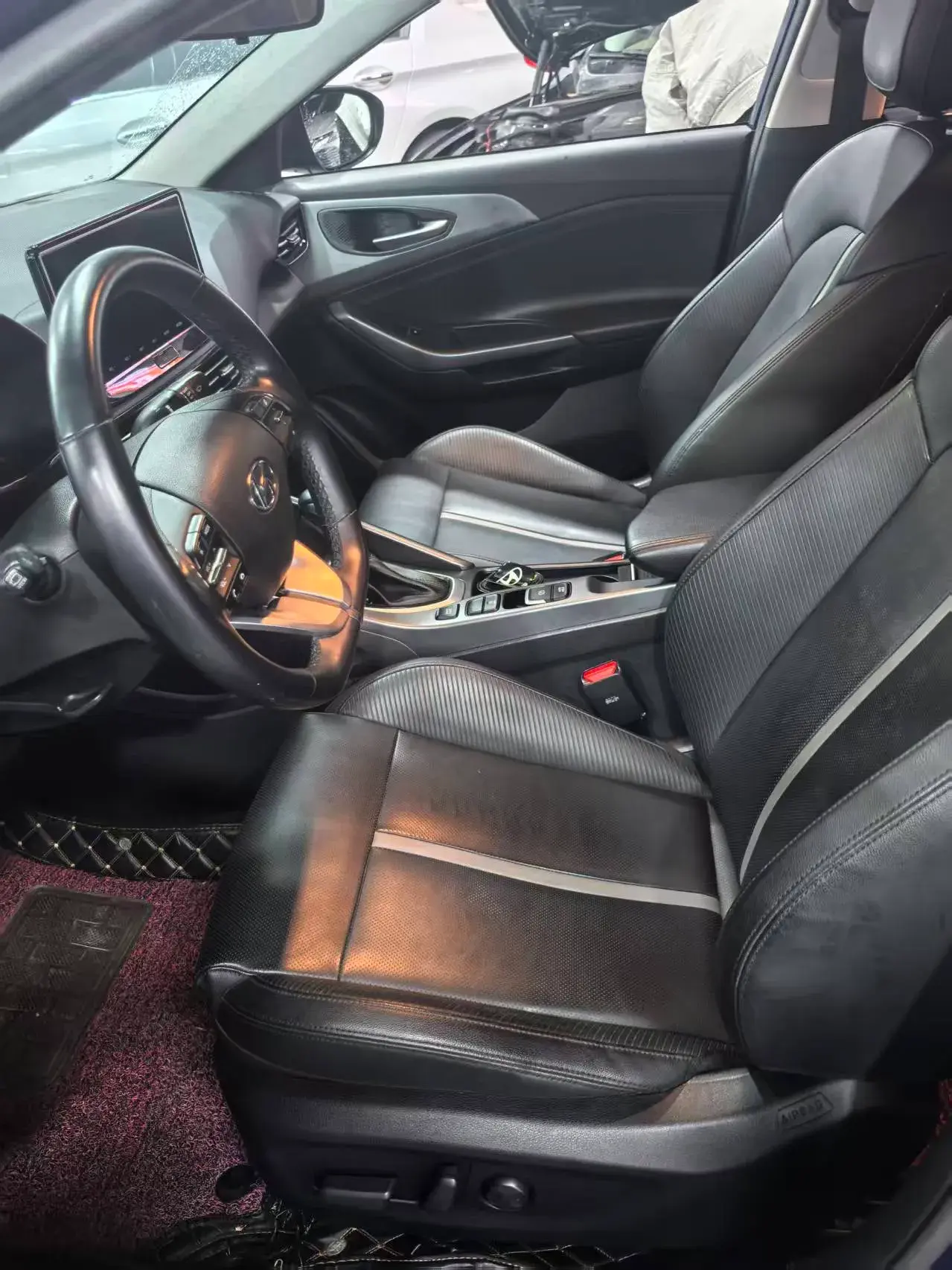 2019 HYUNDAI LA thumbnail 3