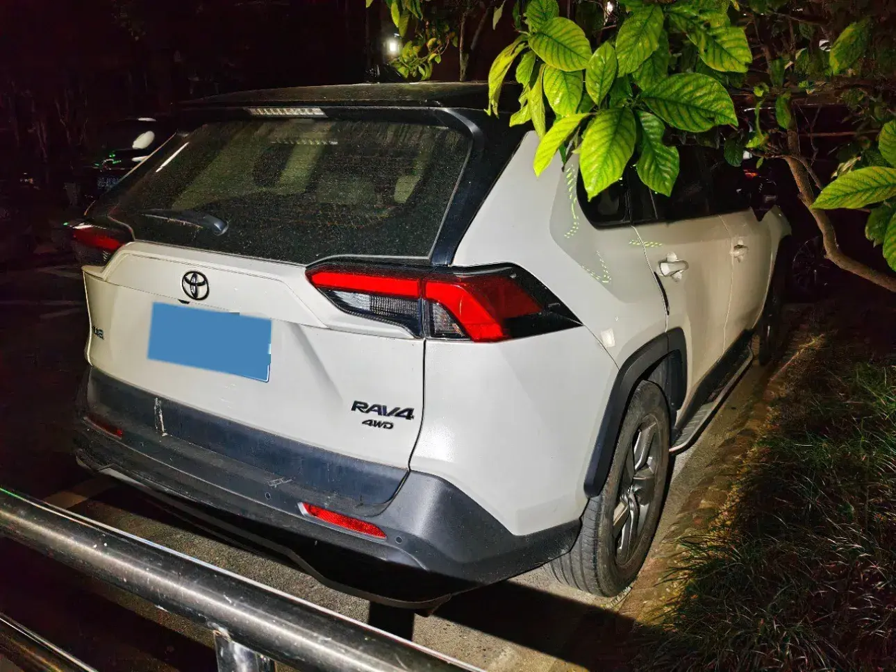 2021 TOYOTA RAV4 thumbnail 3