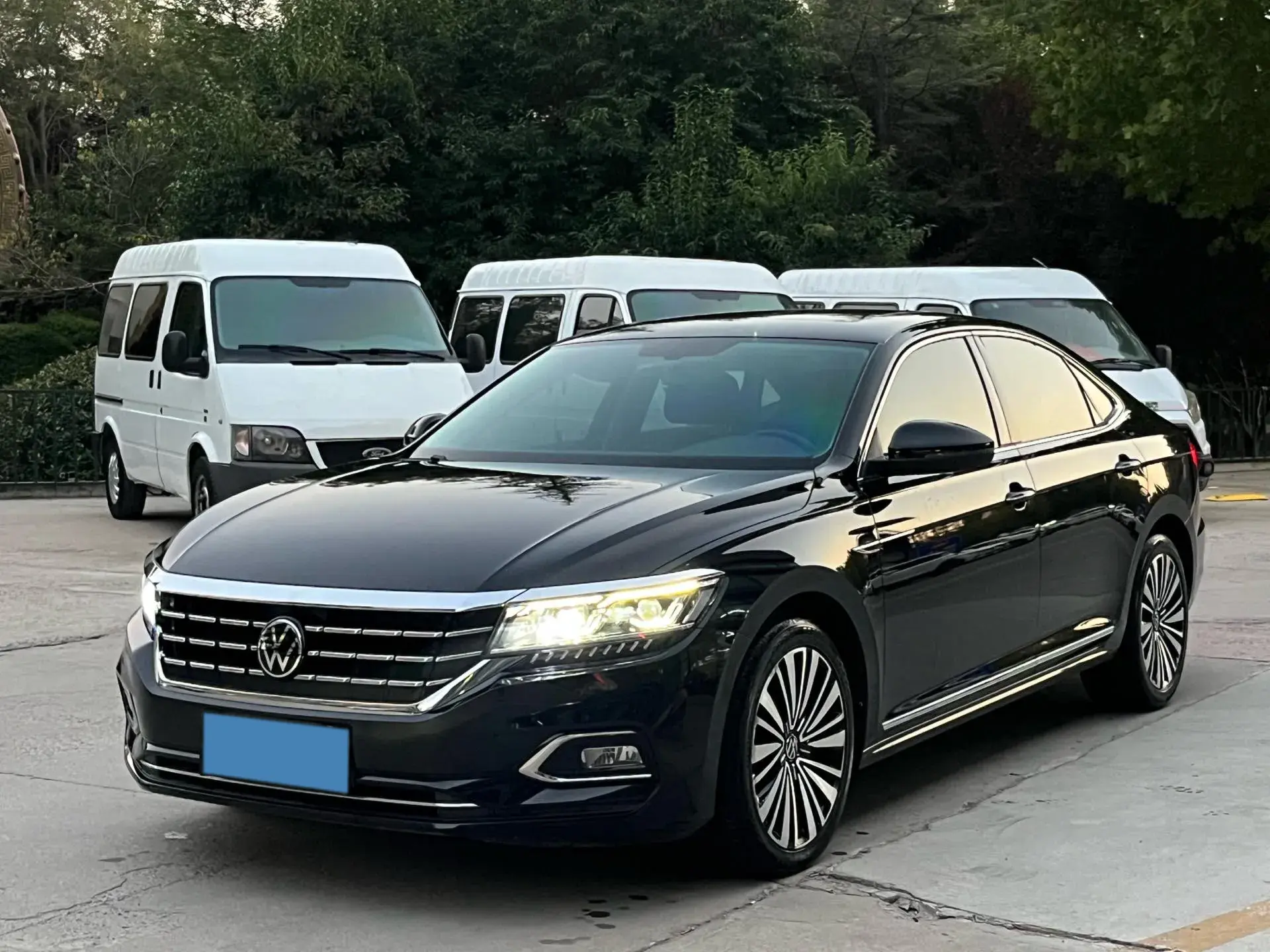 2021 VOLKSWAGEN PASSAT view 1