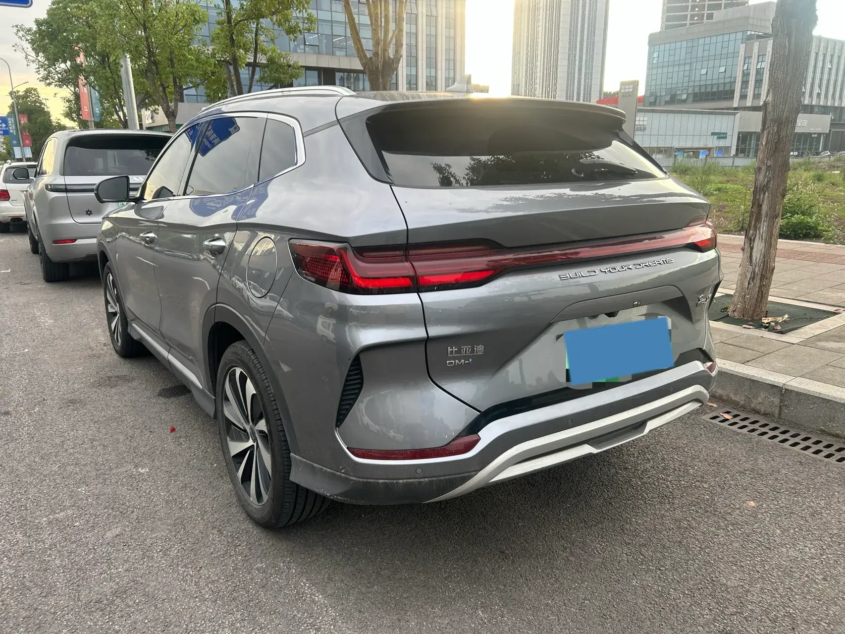 2023 BYD SONG thumbnail 4