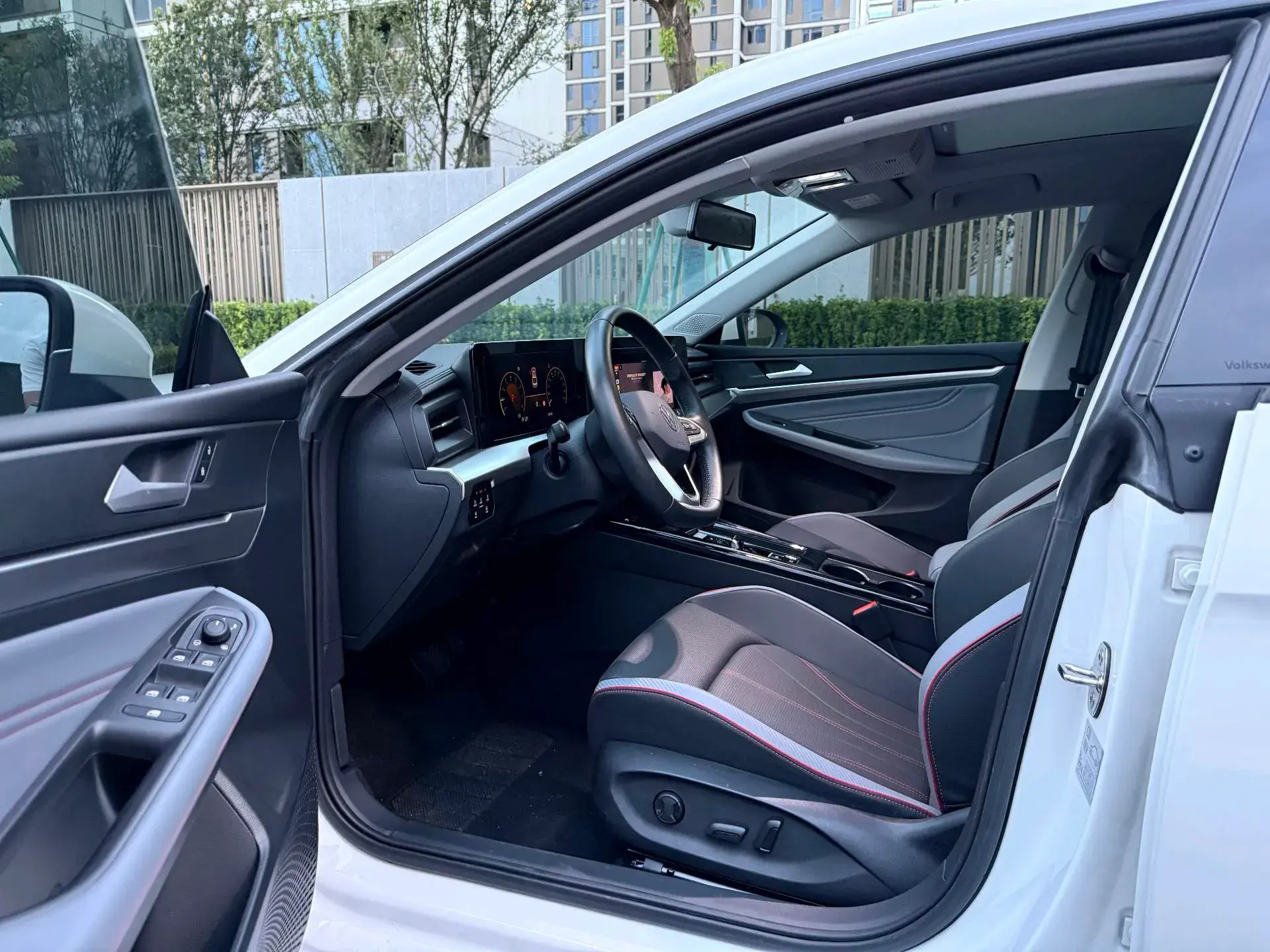 2022 VOLKSWAGEN LAMANDO thumbnail 4