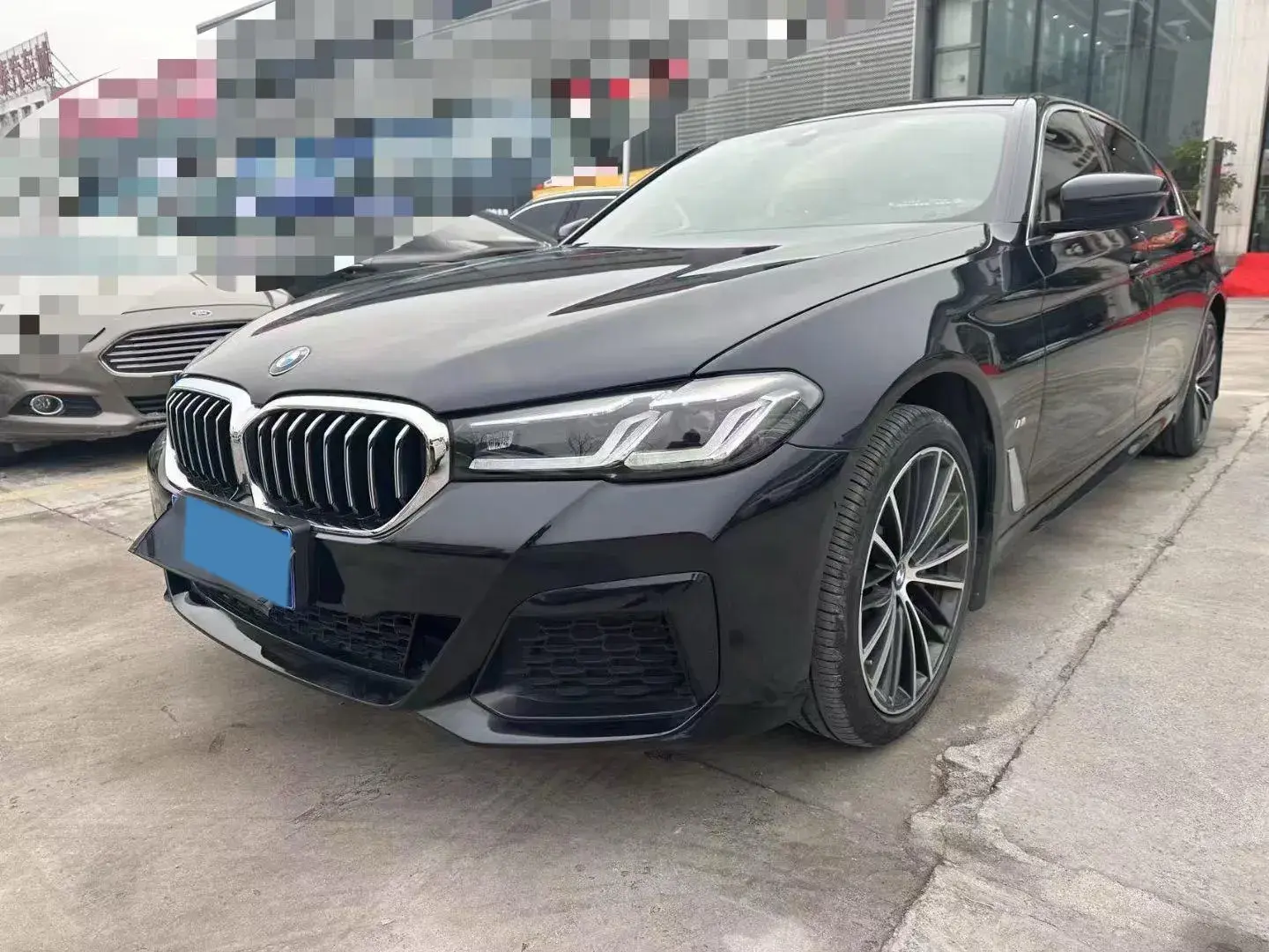 2021 BMW 5 view 1
