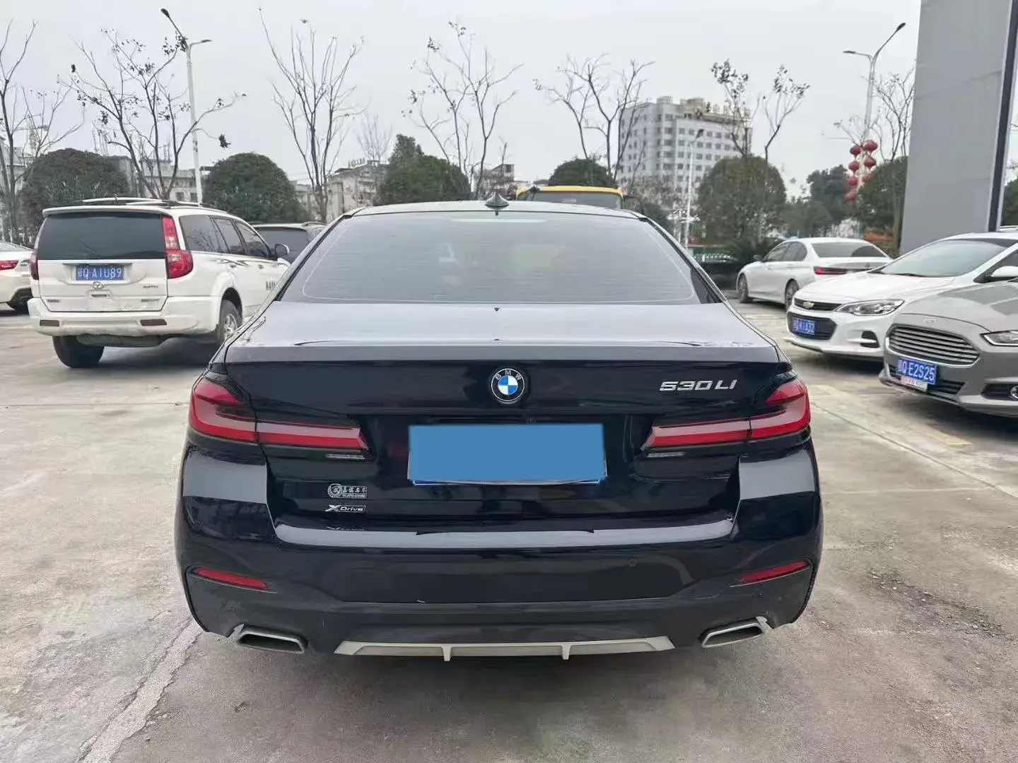 2021 BMW 5 thumbnail 3