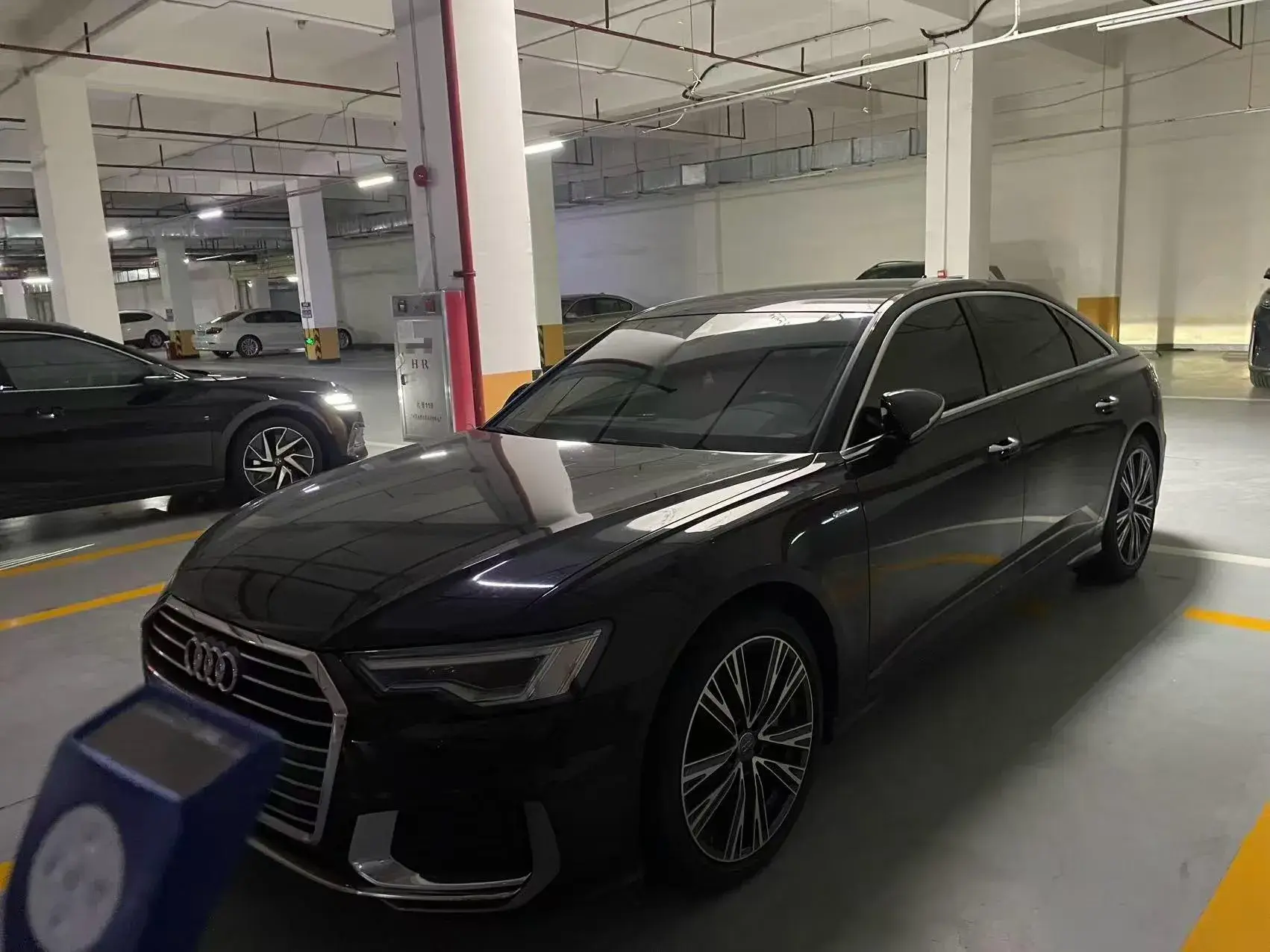 2019 AUDI A6L view 1
