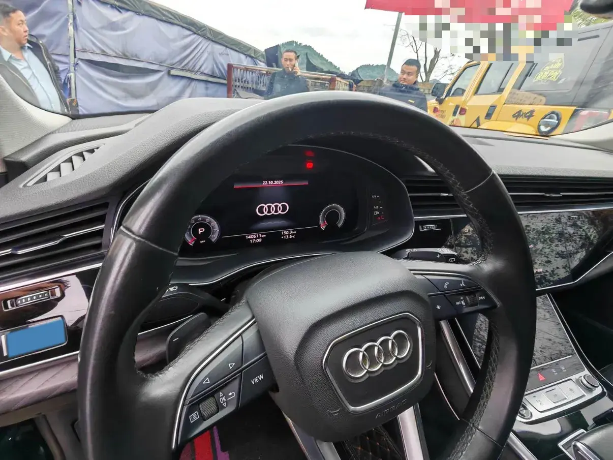 2022 AUDI Q8 thumbnail 3