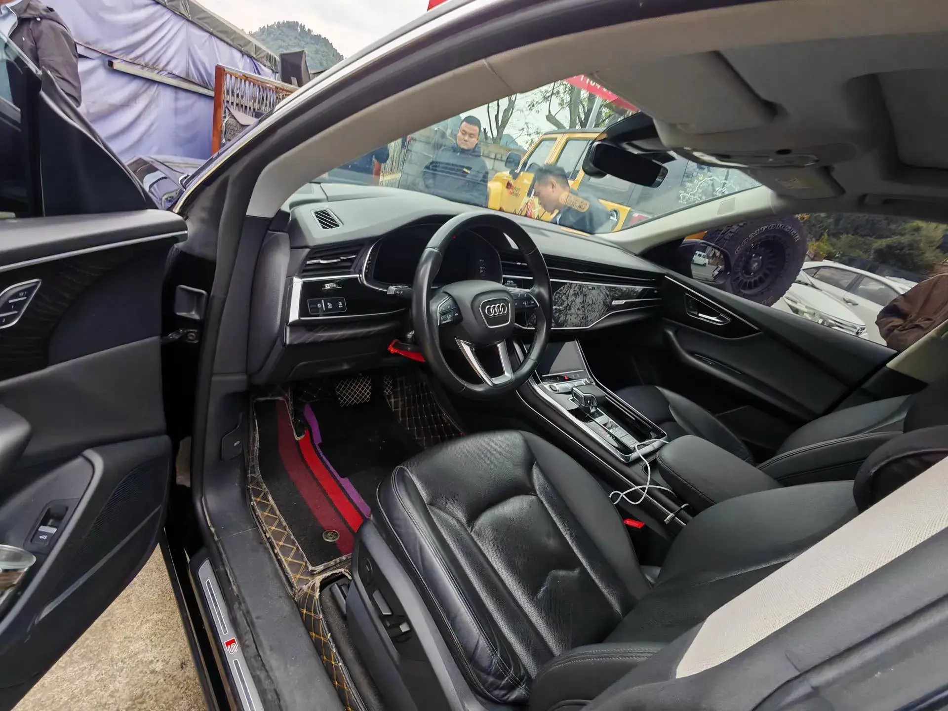 2022 AUDI Q8 thumbnail 2