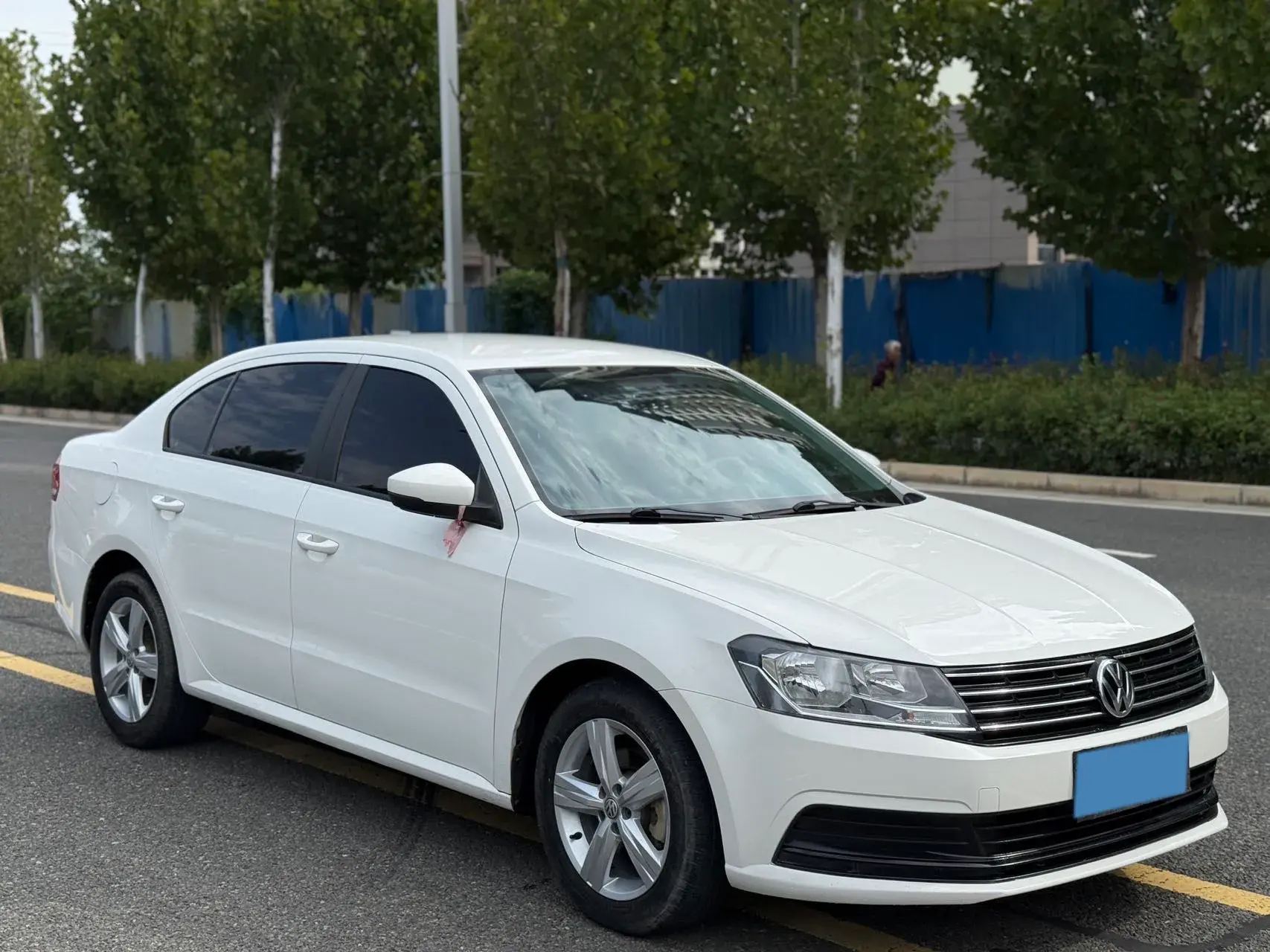 2017 VOLKSWAGEN LAVIDA thumbnail 3