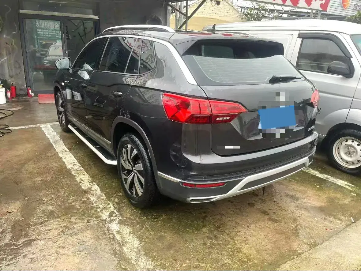 2021 VOLKSWAGEN TAYRON thumbnail 4