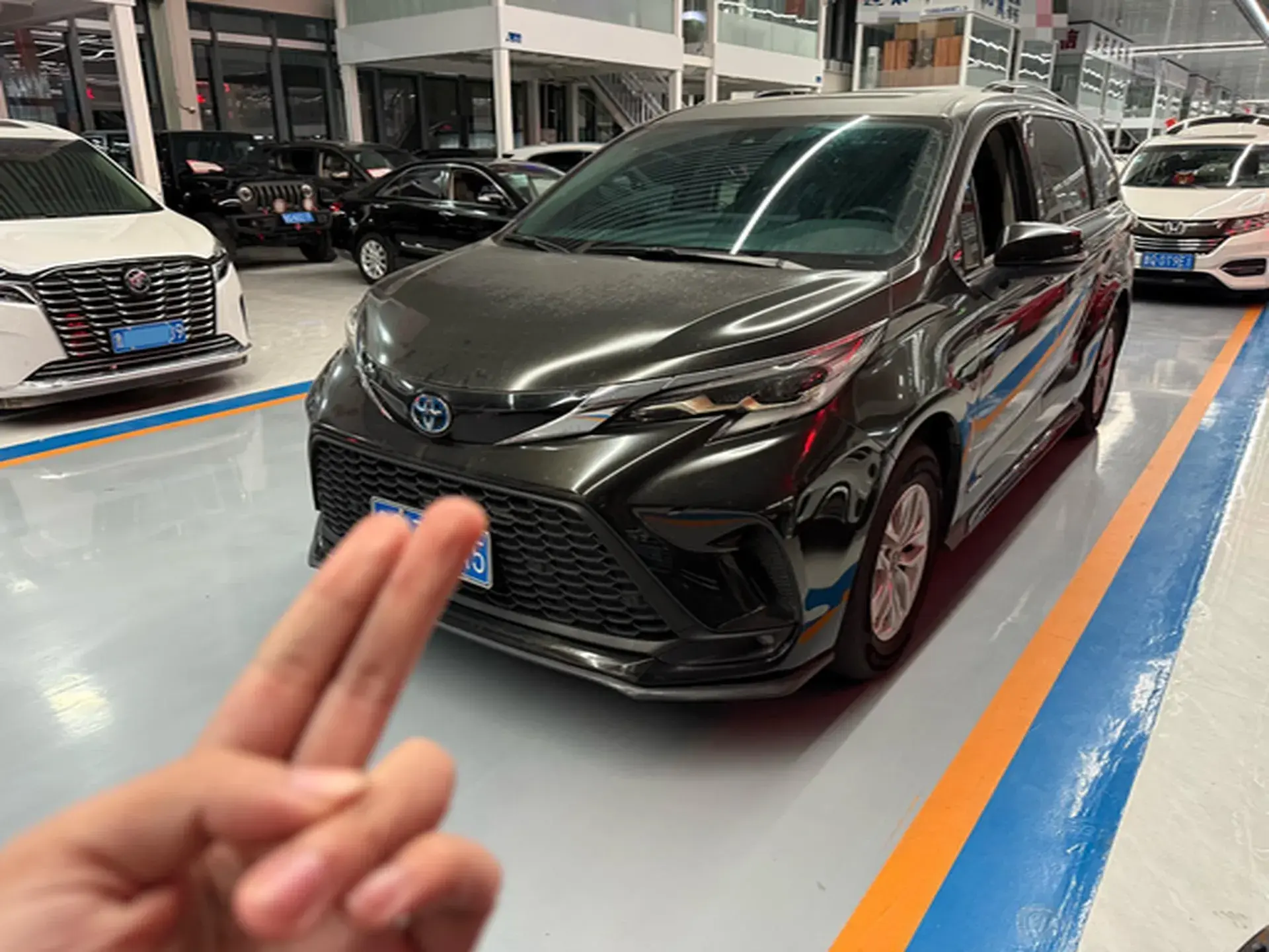 2023 TOYOTA GRANVIA view 1