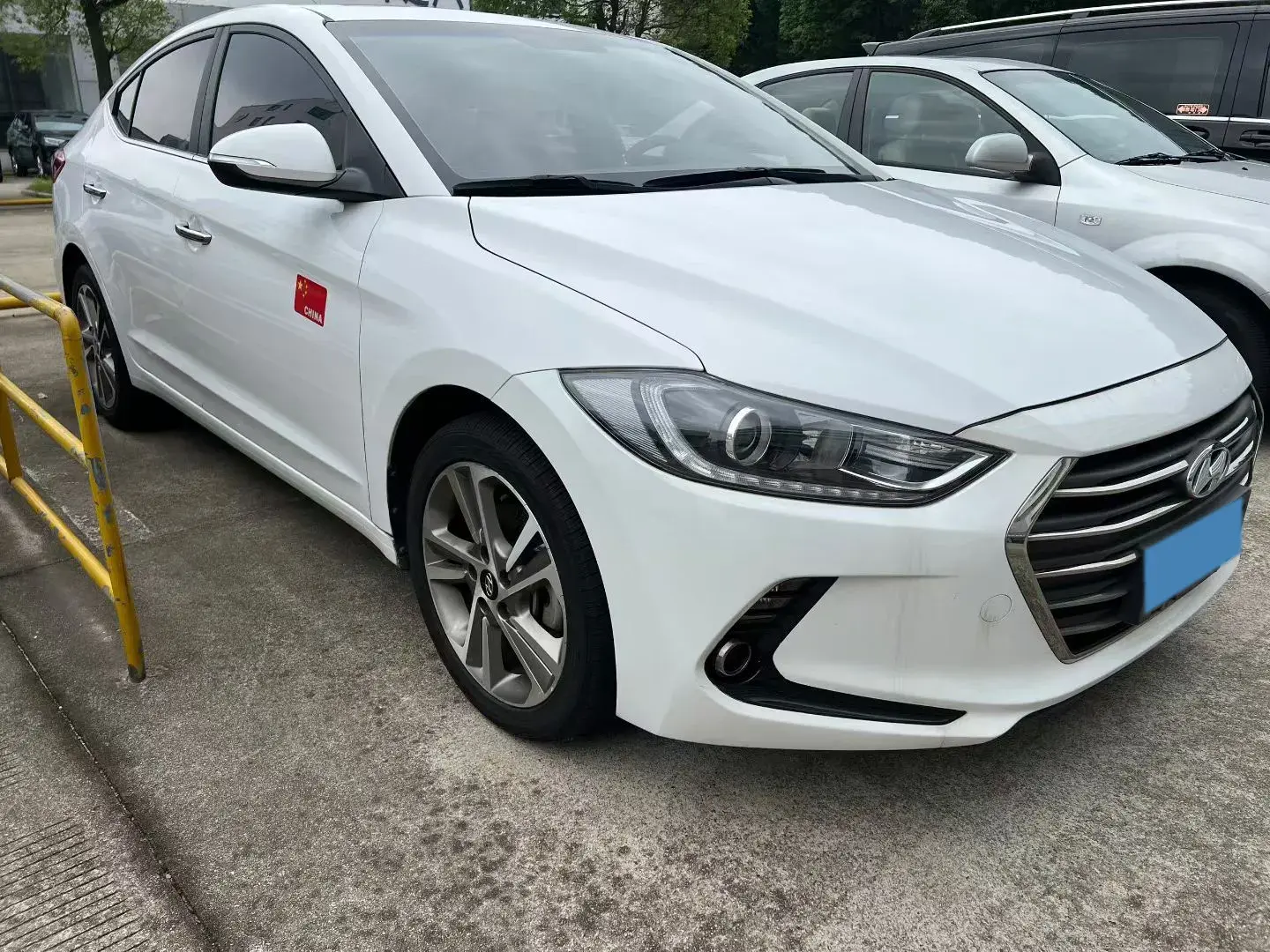 2016 HYUNDAI ELANTRA thumbnail 3