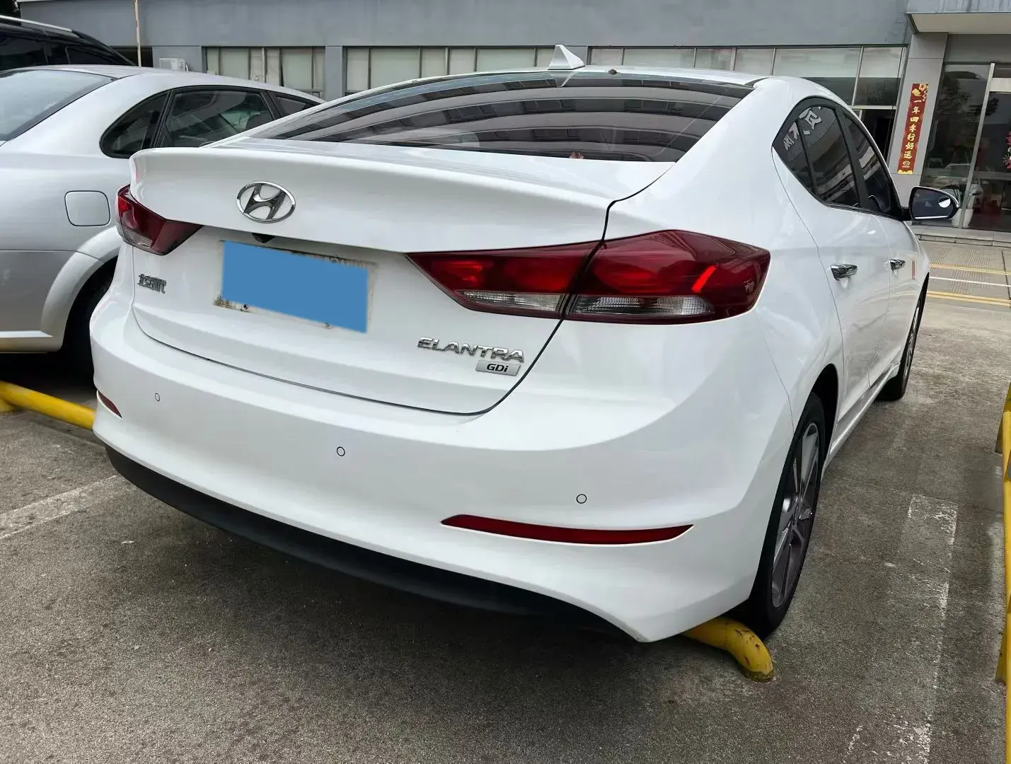 2016 HYUNDAI ELANTRA thumbnail 4