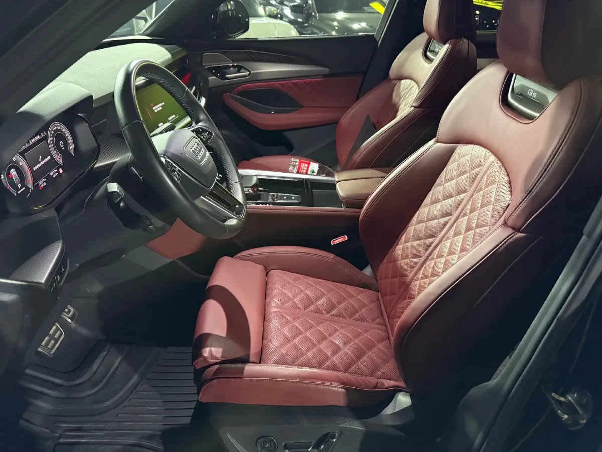 2024 Audi Q6 2.0T 265HP L4 7DCT,autocango,china used car exporter,china ev exporter,chinese used car exporter,chinese used ev exporter