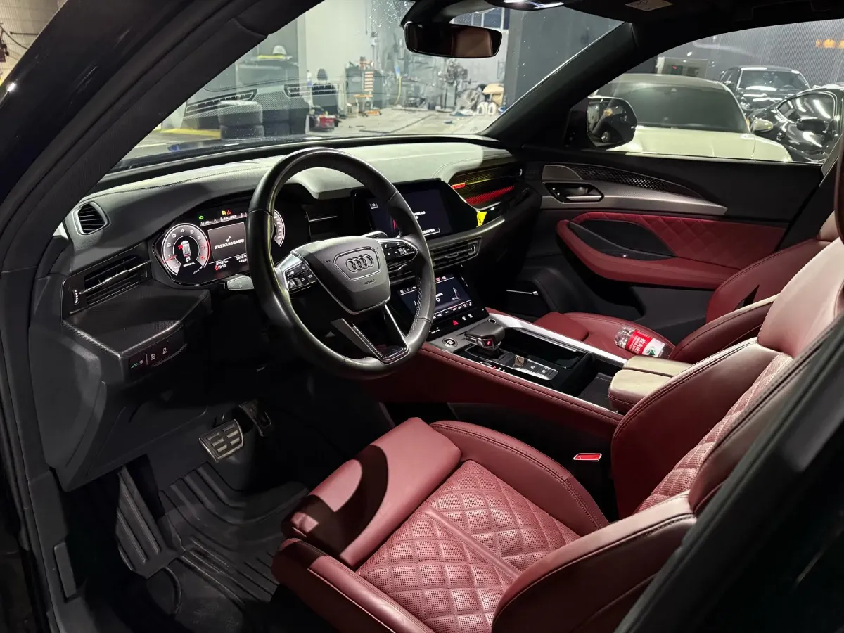 2024 Audi Q6 2.0T 265HP L4 7DCT,autocango,china used car exporter,china ev exporter,chinese used car exporter,chinese used ev exporter