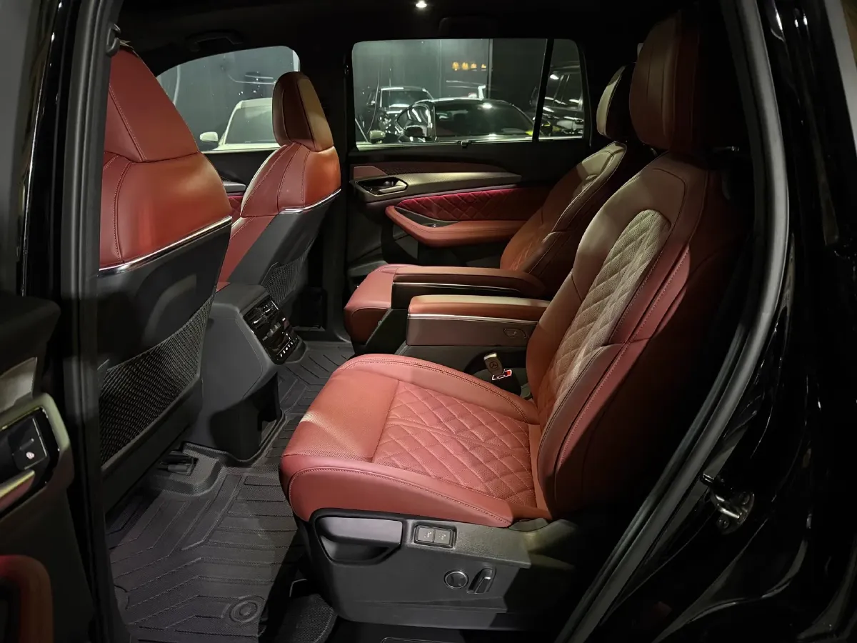 2024 Audi Q6 2.0T 265HP L4 7DCT,autocango,china used car exporter,china ev exporter,chinese used car exporter,chinese used ev exporter