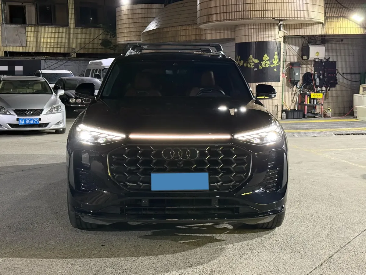 2024 Audi Q6 2.0T 265HP L4 7DCT,autocango,china used car exporter,china ev exporter,chinese used car exporter,chinese used ev exporter