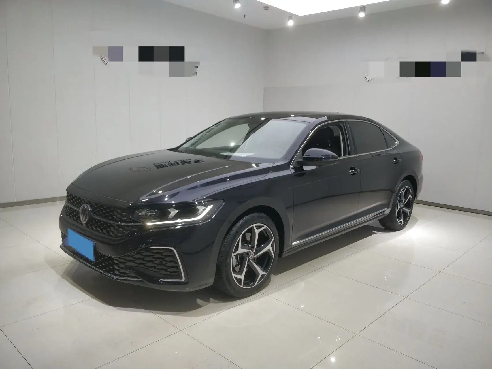 2024 VOLKSWAGEN PASSAT view 1