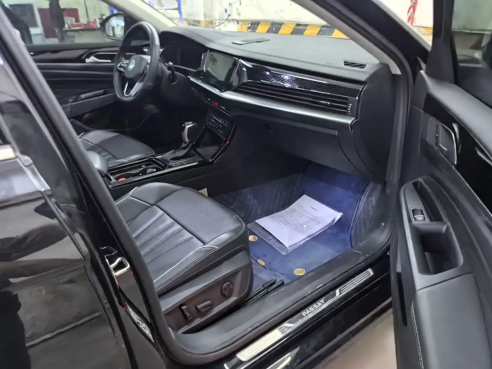 2024 VOLKSWAGEN PASSAT thumbnail 2