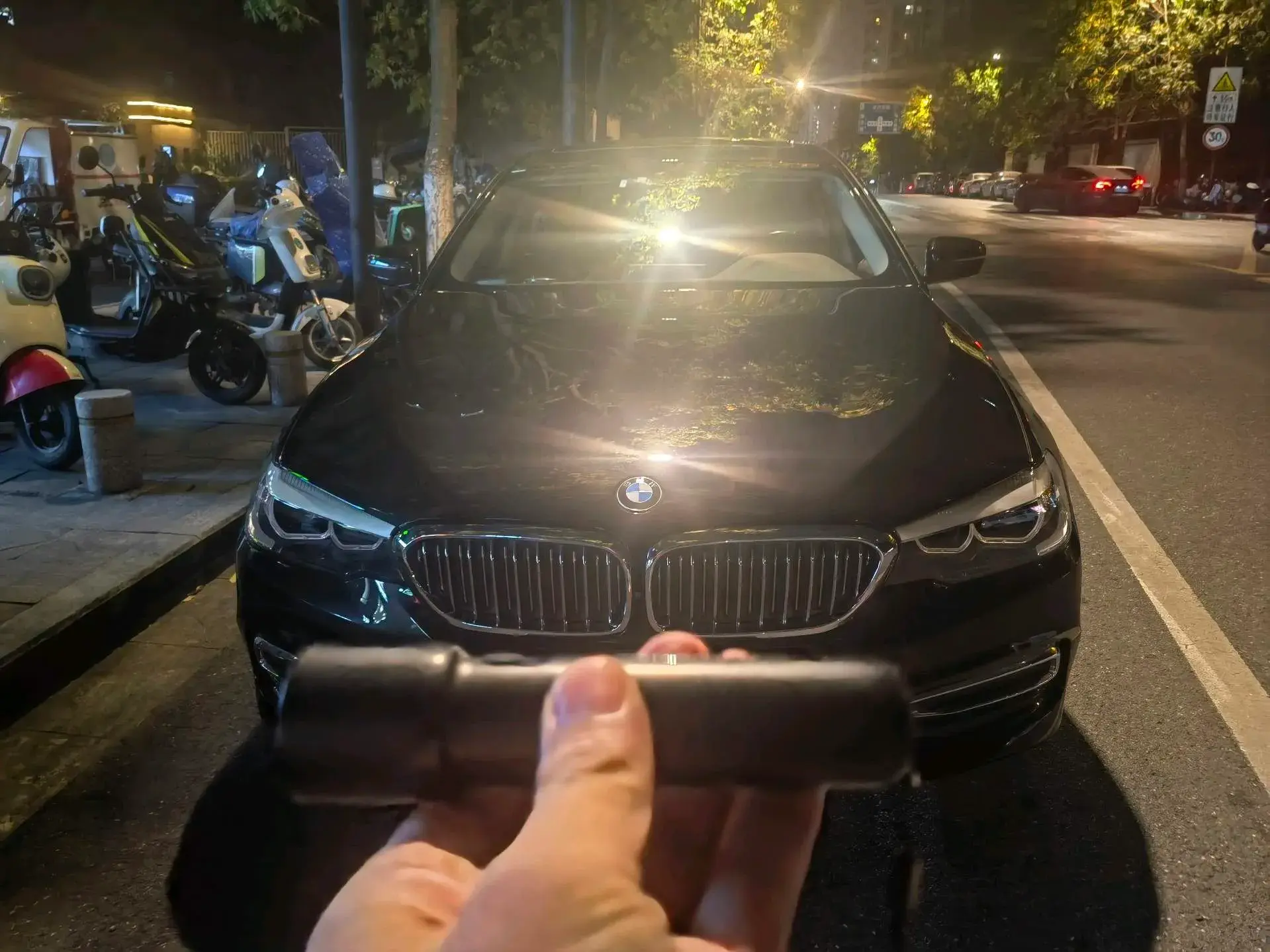 2020 BMW 5 thumbnail 2