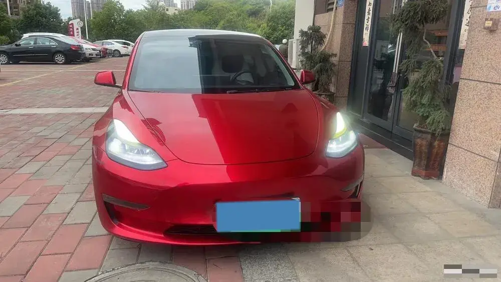 2021 TESLA MODEL thumbnail 3