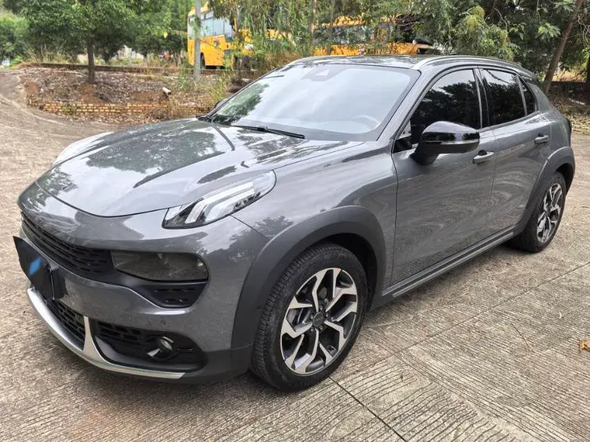 2020 LYNK&CO 02 view 1