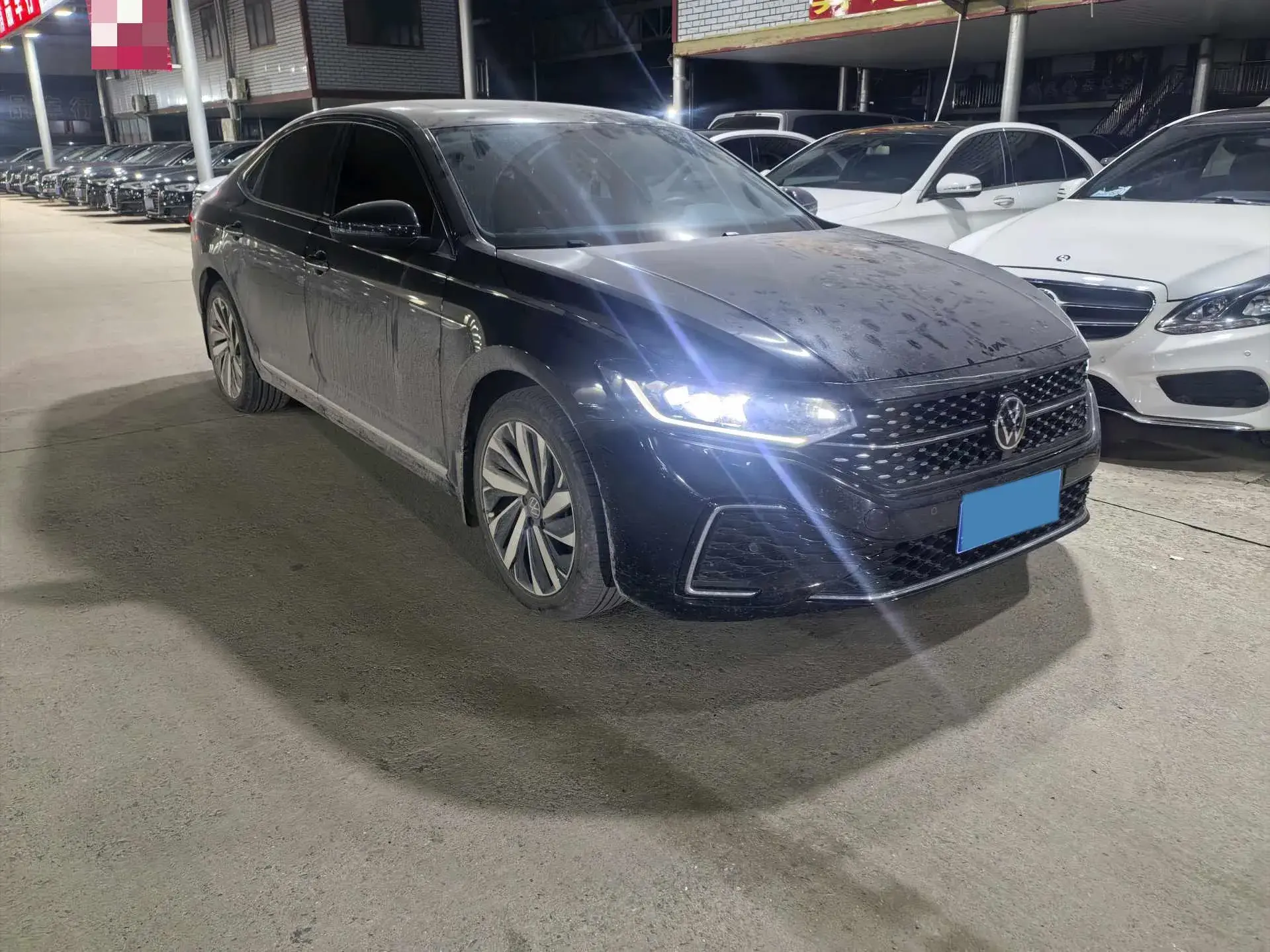 2022 VOLKSWAGEN PASSAT thumbnail 3