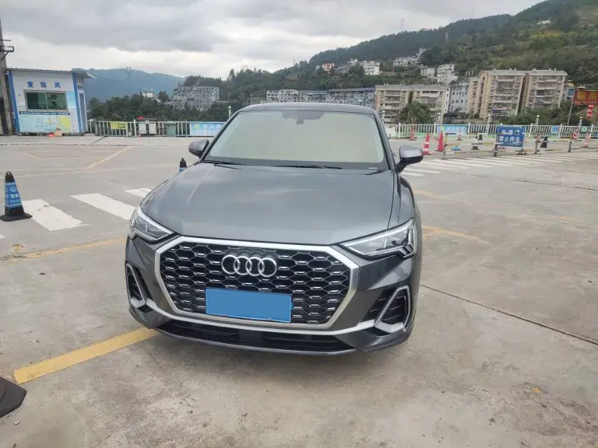 2021 AUDI Q3 thumbnail 3