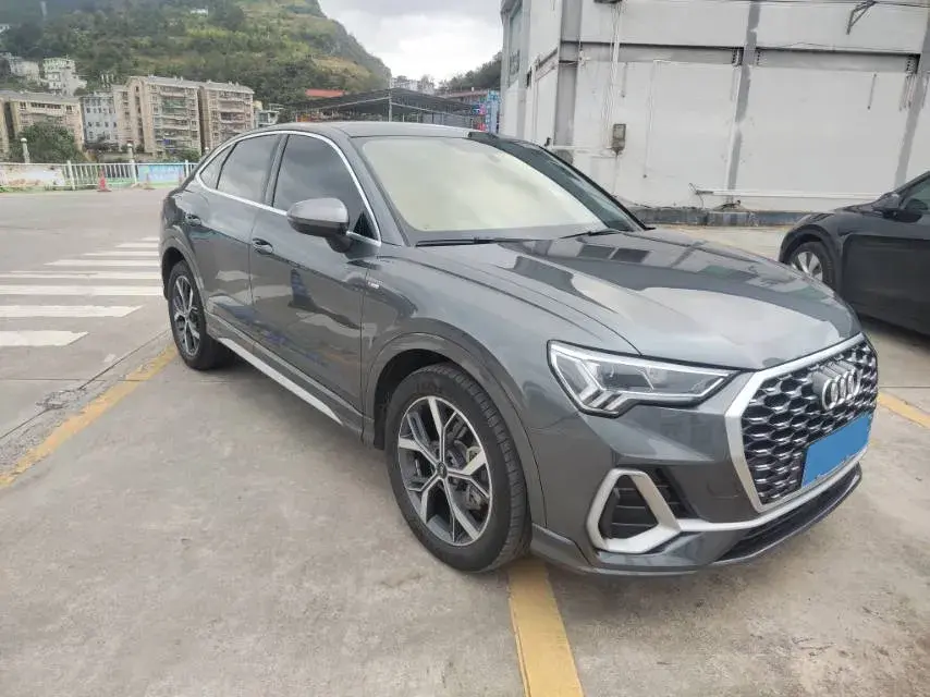 2021 AUDI Q3 thumbnail 2