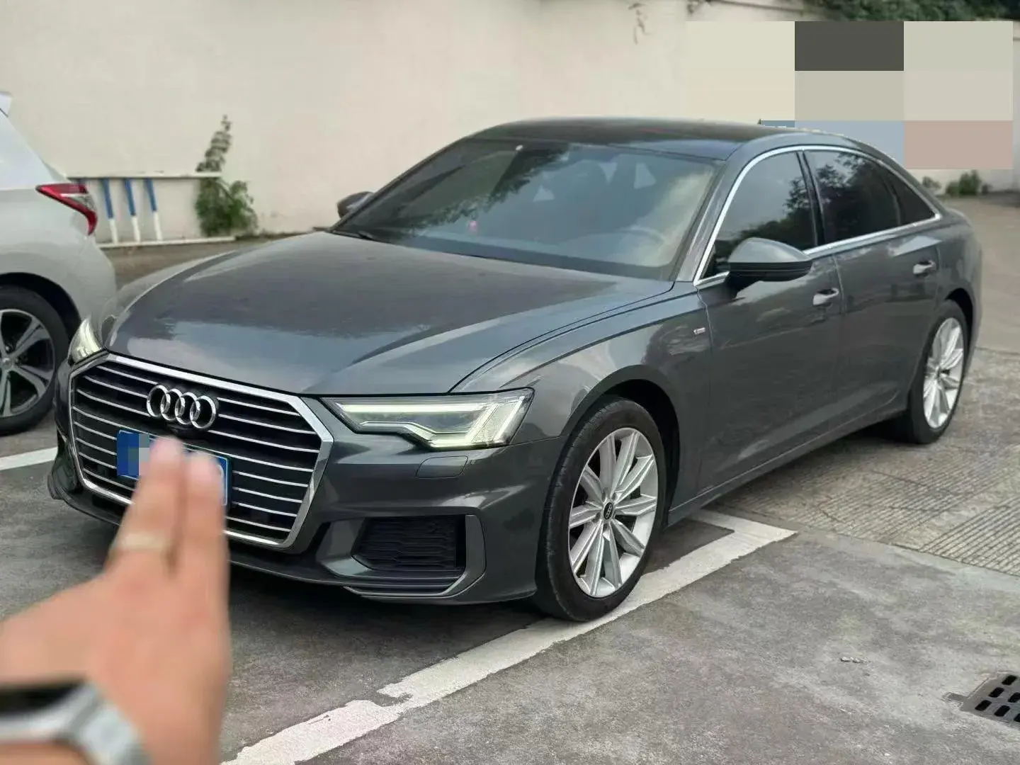 2021 AUDI A6L view 1