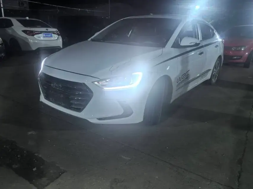 2016 HYUNDAI ELANTRA view 1