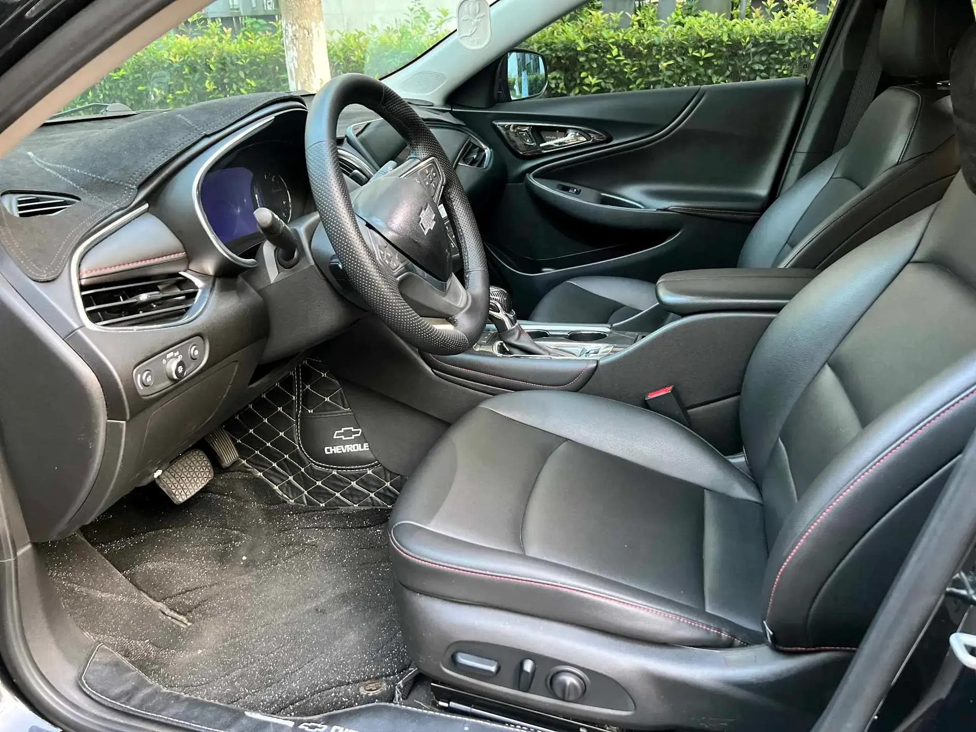 2021 CHEVROLET MALIBU thumbnail 4