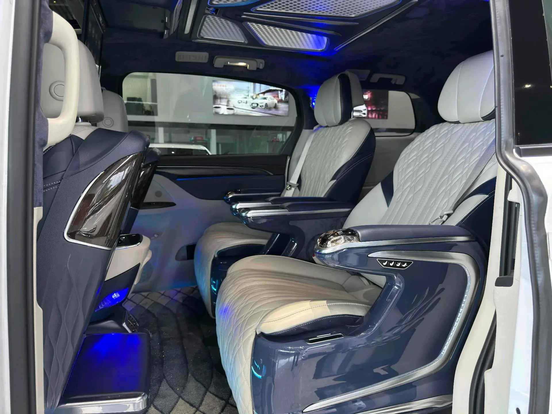 2021 BUICK GL8 thumbnail 3