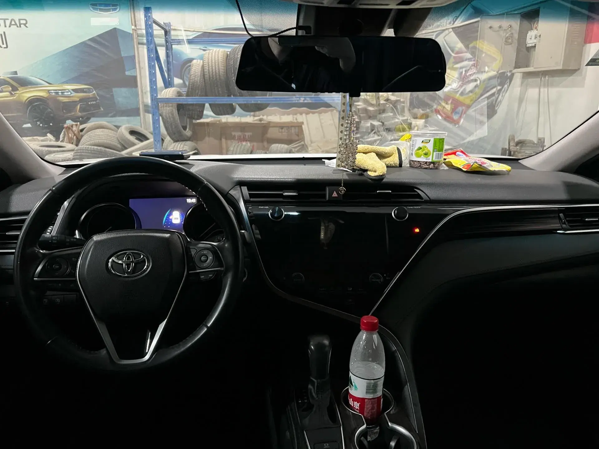 2019 TOYOTA CAMRY thumbnail 3