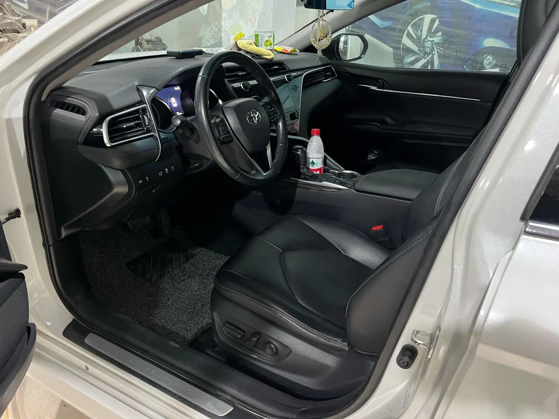 2019 TOYOTA CAMRY thumbnail 2