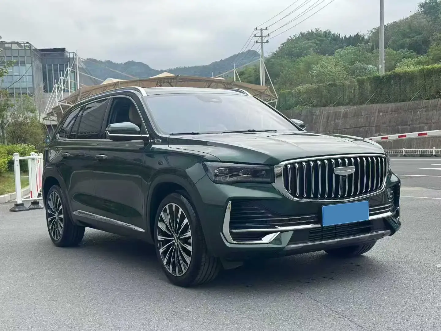 2025 GEELY MONJARO thumbnail 3