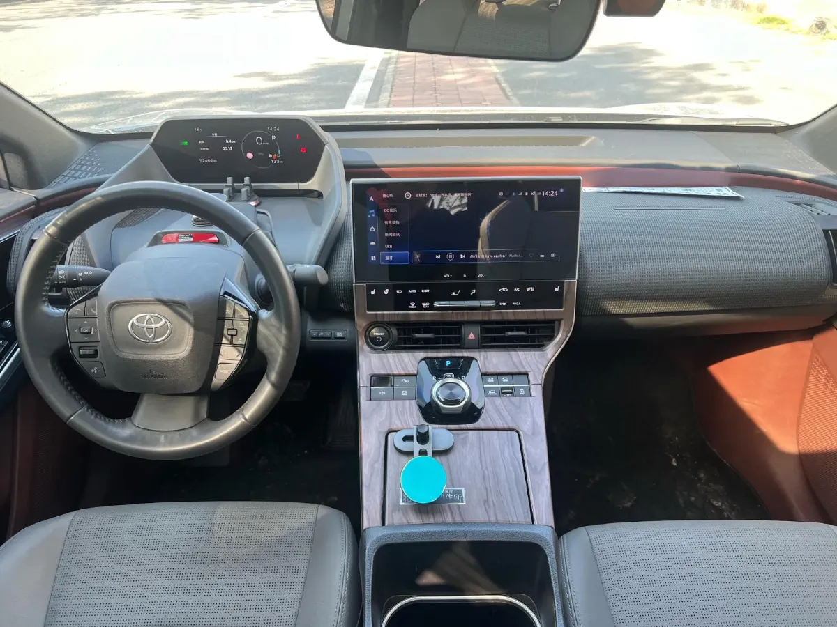 2022 Toyota bZ4X BEV 66.7KWH,autocango,china used car exporter,china ev exporter,chinese used car exporter,chinese used ev exporter